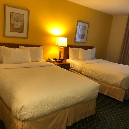 Baymont By Wyndham Coon Rapids Hotel Bagian luar foto
