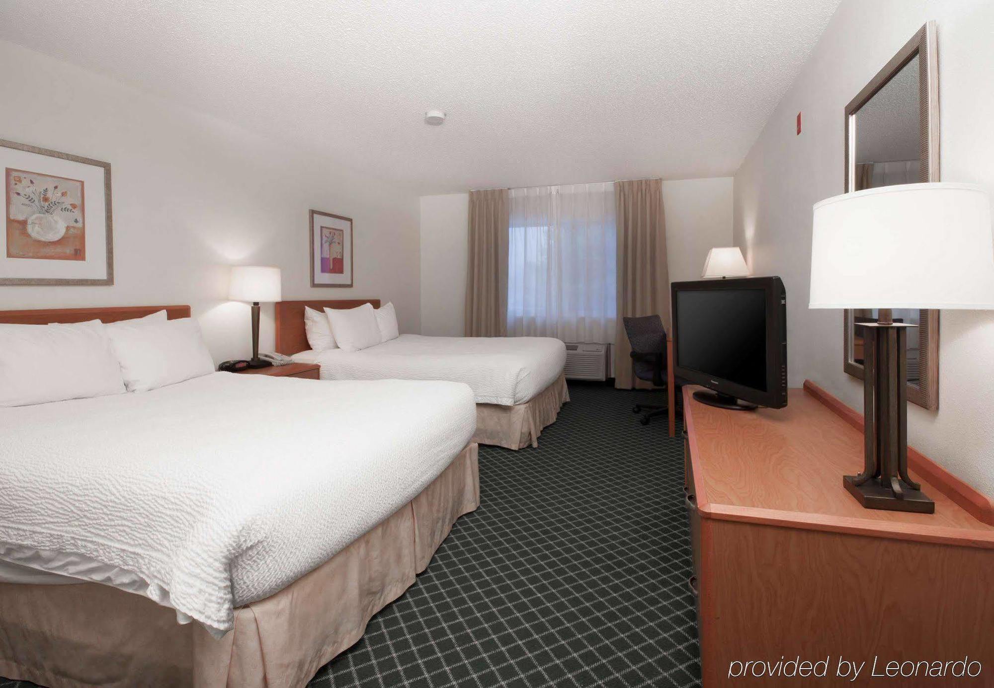 Baymont By Wyndham Coon Rapids Hotel Bagian luar foto