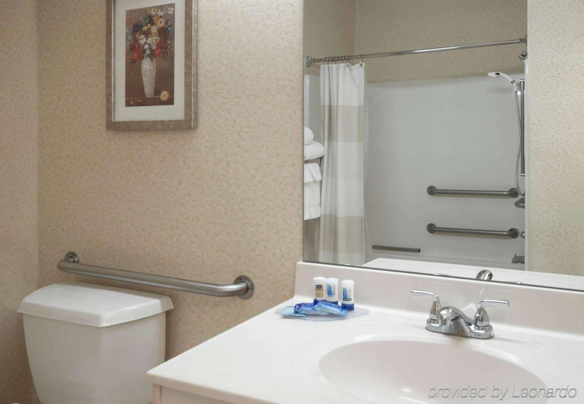 Baymont By Wyndham Coon Rapids Hotel Bagian luar foto
