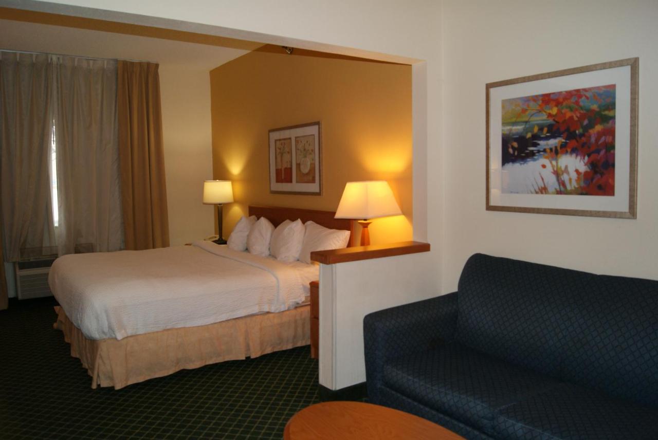 Baymont By Wyndham Coon Rapids Hotel Bagian luar foto