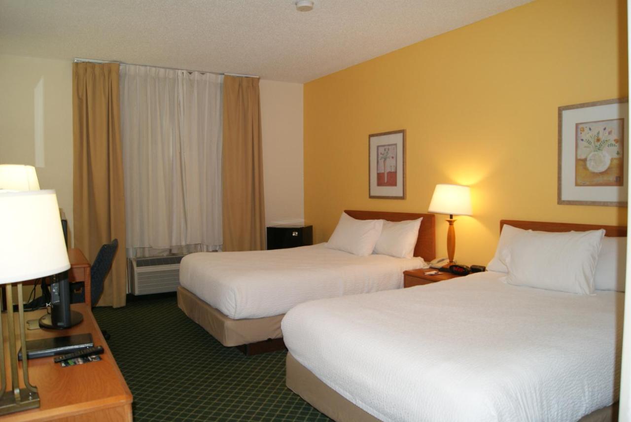 Baymont By Wyndham Coon Rapids Hotel Bagian luar foto