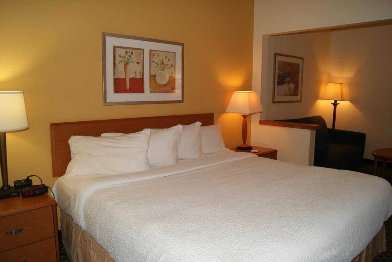 Baymont By Wyndham Coon Rapids Hotel Bagian luar foto