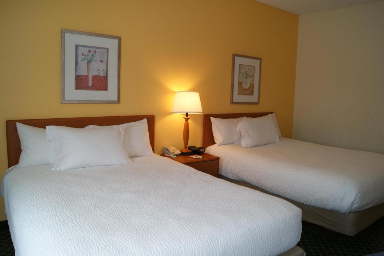 Baymont By Wyndham Coon Rapids Hotel Bagian luar foto