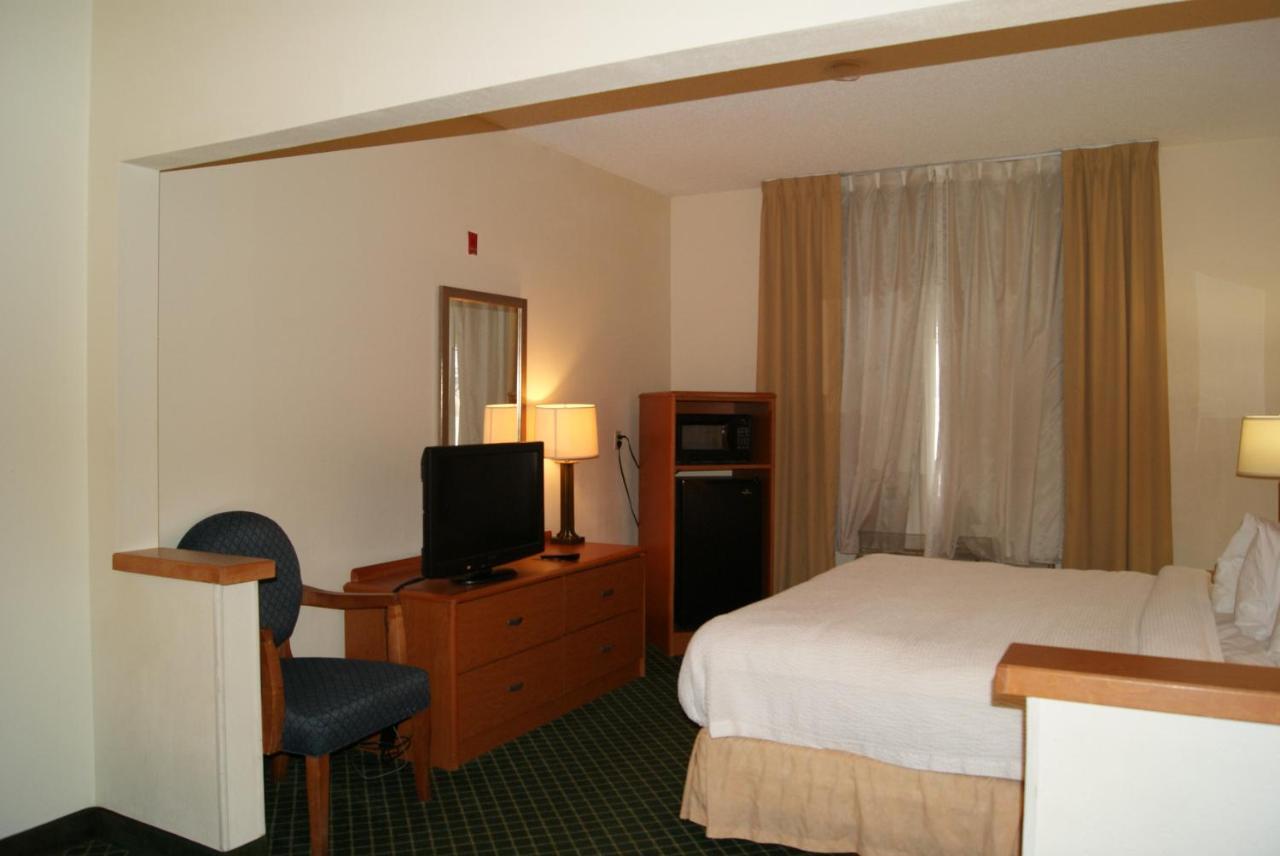 Baymont By Wyndham Coon Rapids Hotel Bagian luar foto