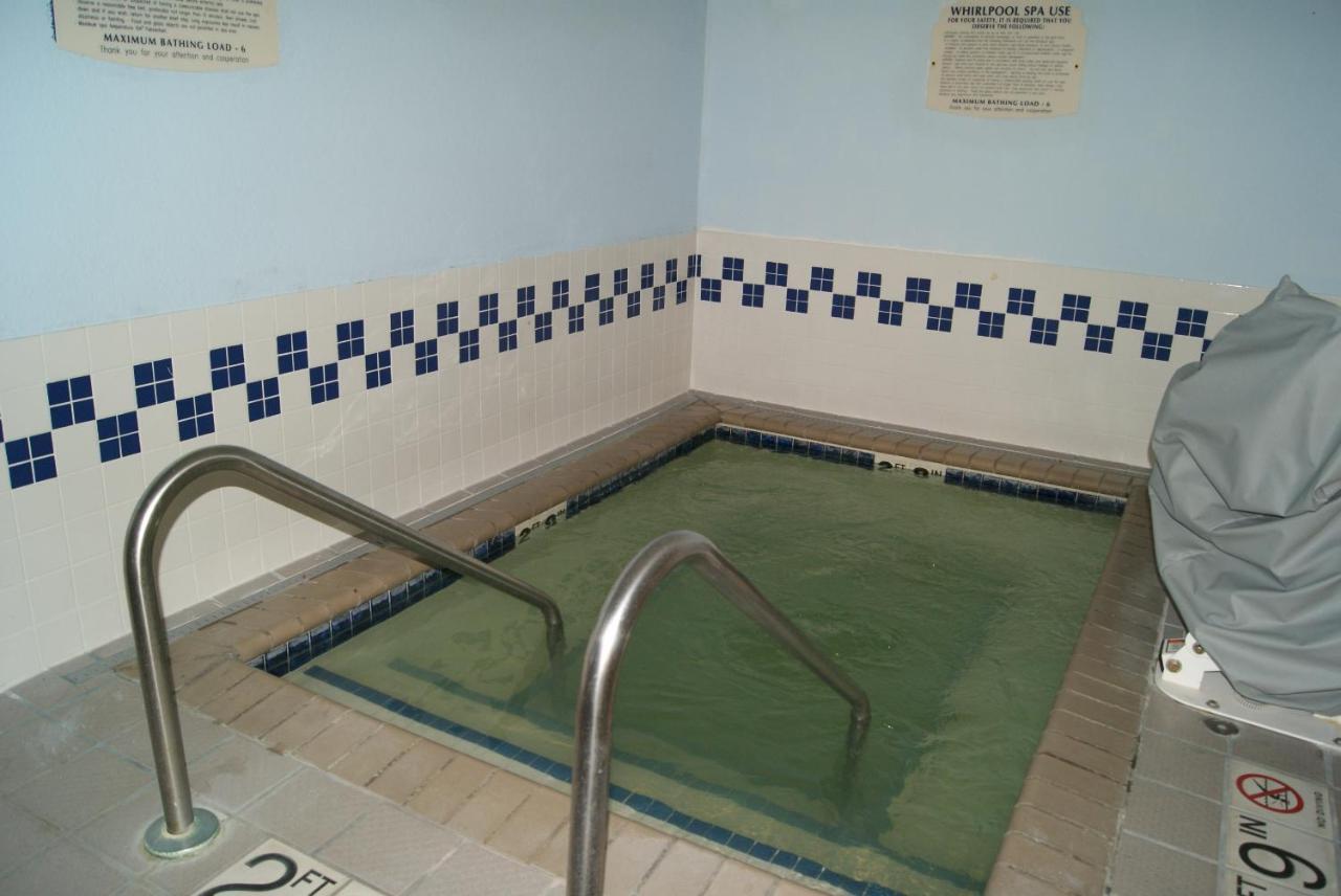 Baymont By Wyndham Coon Rapids Hotel Bagian luar foto