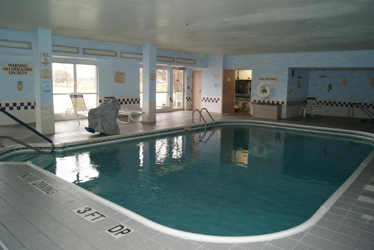 Baymont By Wyndham Coon Rapids Hotel Bagian luar foto