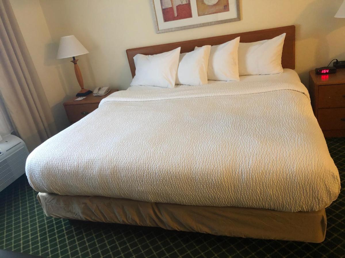 Baymont By Wyndham Coon Rapids Hotel Bagian luar foto